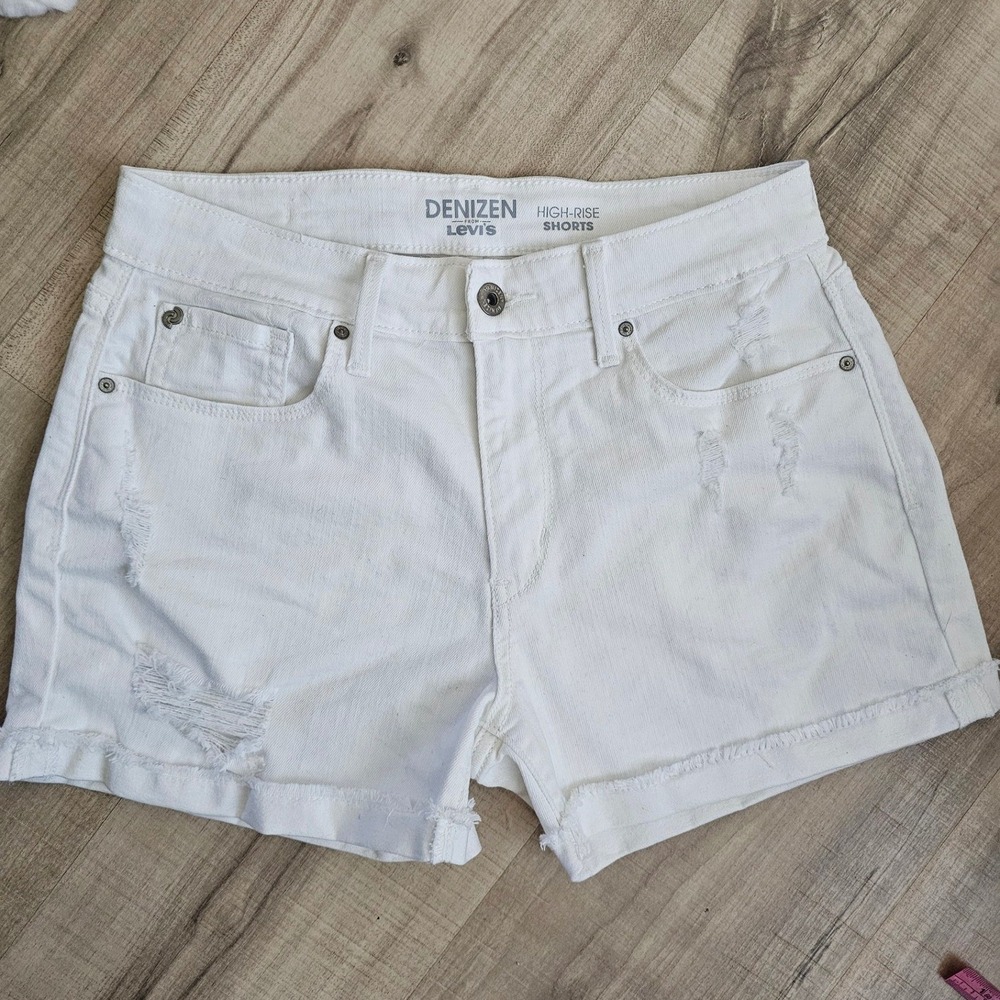 Denizen Levi's Womens High Rise Shorts White Distressed Denim Size 4/5 W27